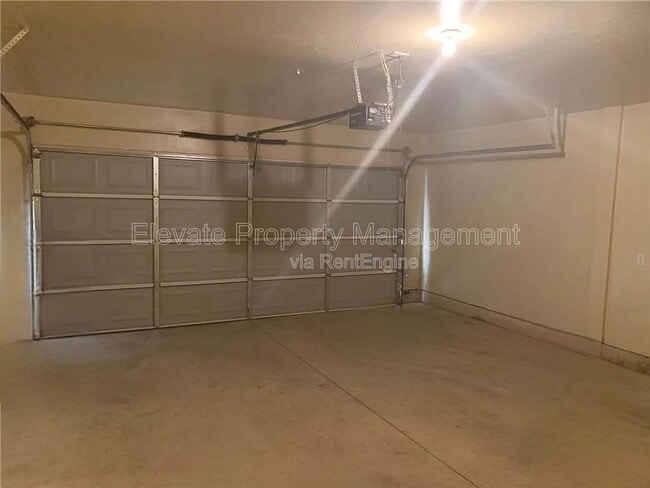 Photo - 924 West Prairie Wind Way