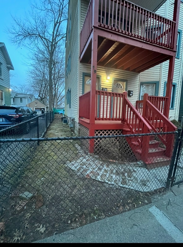 Building Photo - 19 Shepard St