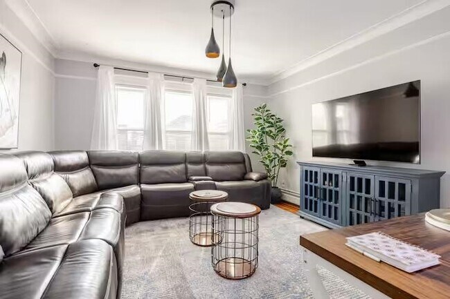 Photo - 808 87th St Unidad 2