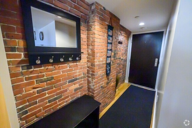Building Photo - 99 Broad St Unit 6G Rental