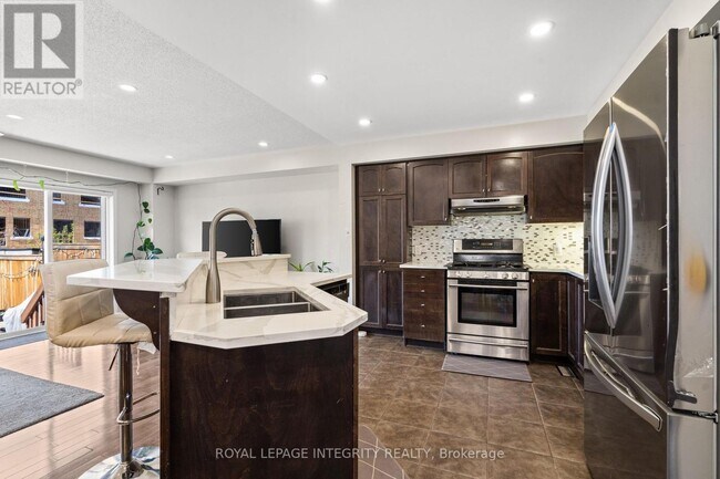 Photo - 407 Celtic Ridge Crescent