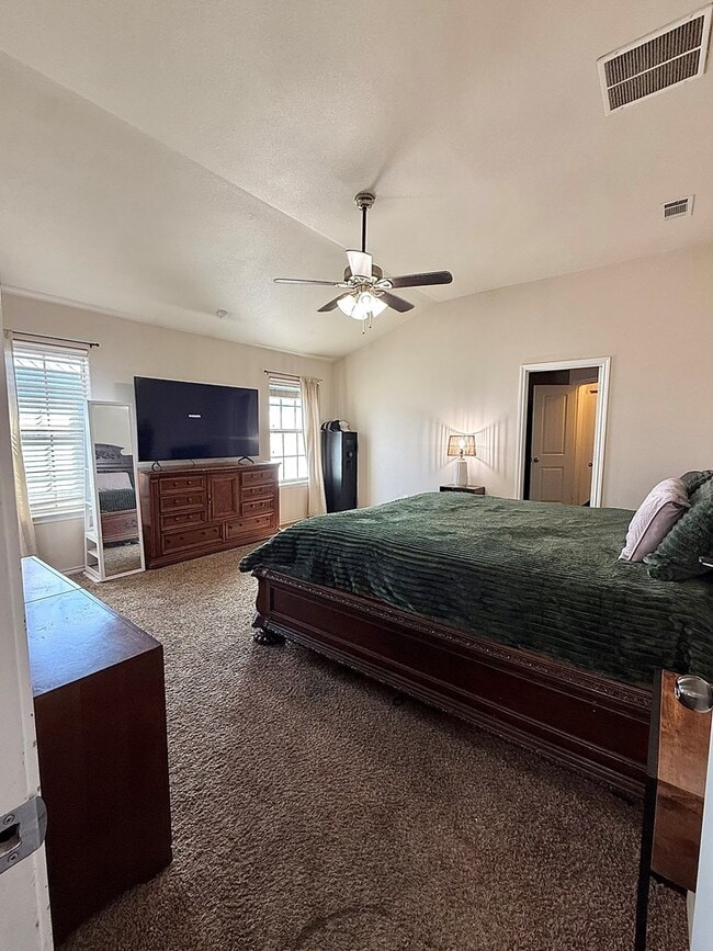 Photo - 420 E 98th St