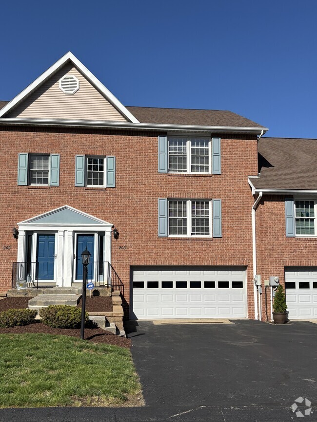 Building Photo - 203 Apple Blossom Ln Rental