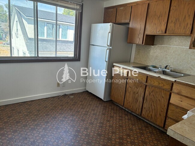 450 H St