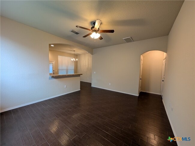 Photo - 669 Creekside Cir