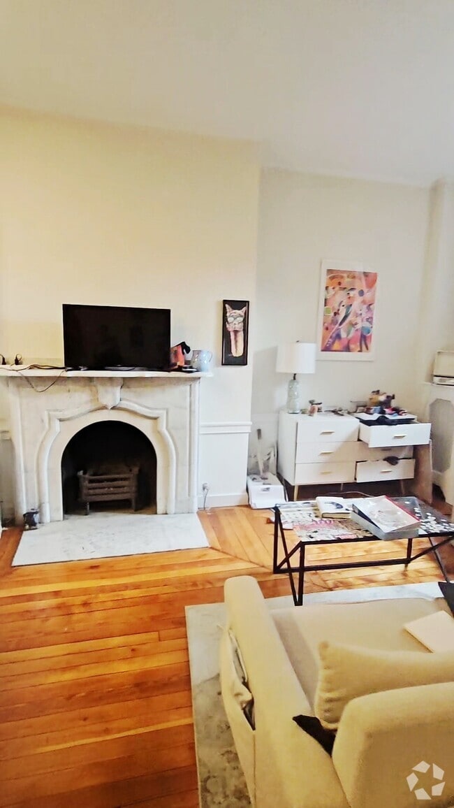 Building Photo - 4 Joy St Rental