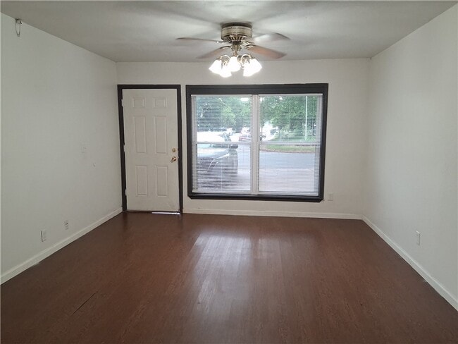 Photo - 217 E Adobe St