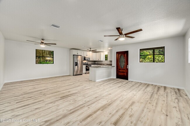 Photo - 1919 Poinsetta Blvd