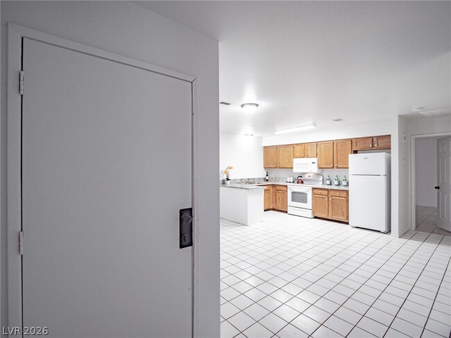 Photo - 825 Hedge Way Unit 2