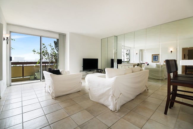 Photo - 321 S San Vicente Blvd Unit 906