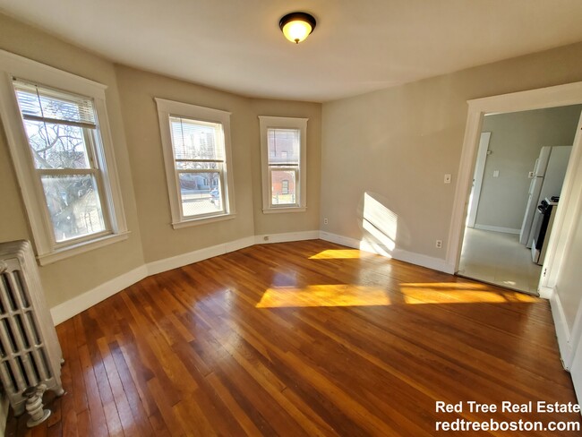 Building Photo - 8 Woodside Ave Unit 1 Rental