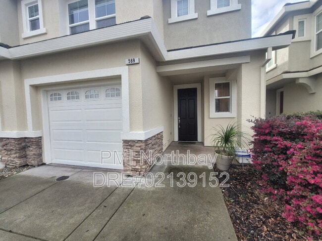 Photo - 569 Loch Lomond Way