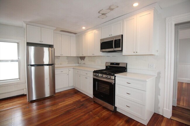 Building Photo - 12 Albion Pl Unit 2 Rental