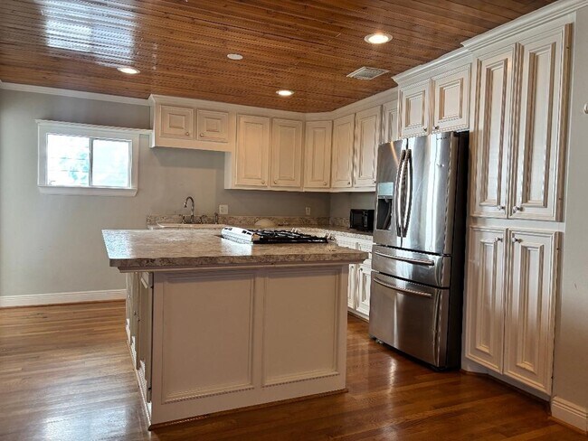 Photo - 4808 Michaux St