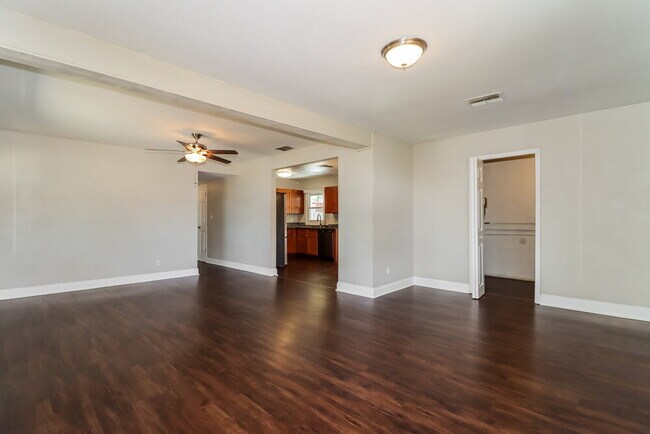 Photo - 5100 98th Ave