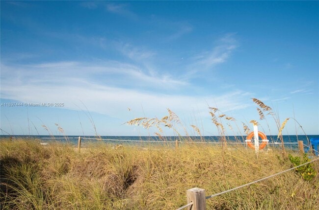 Building Photo - 4109 N Ocean Dr Unit 7
