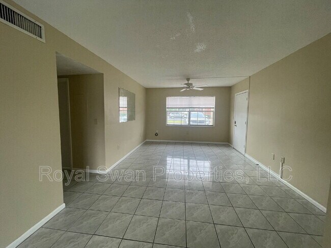 Photo - 1920 E Edgewood Dr Unidad M-3