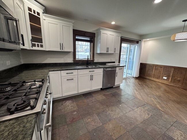 Photo - 754 Spring Rd