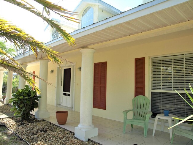 Photo - 4566 Serna Ave