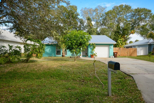 Building Photo - 2386 28th Ave SW