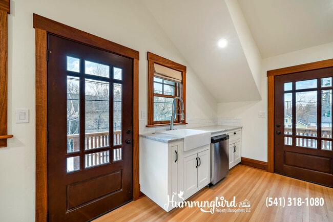 Photo - 506 NW Delaware Ave