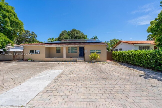 Building Photo - 2970 NW 15th St Unit 2970