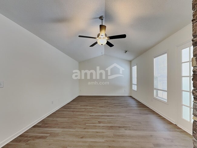 Photo - 201 Charlotte Ct