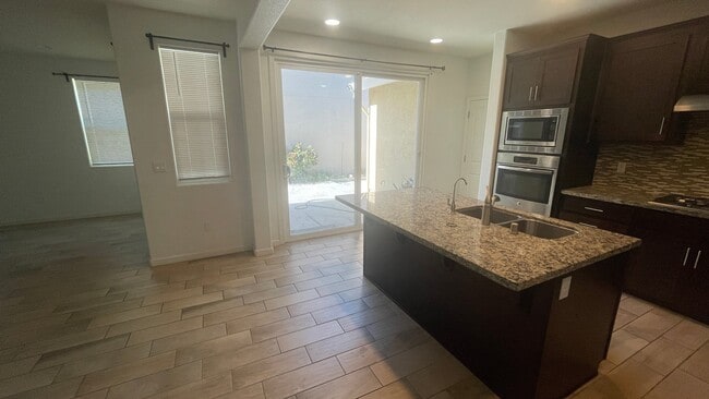 Photo - 1053 Burns Pl