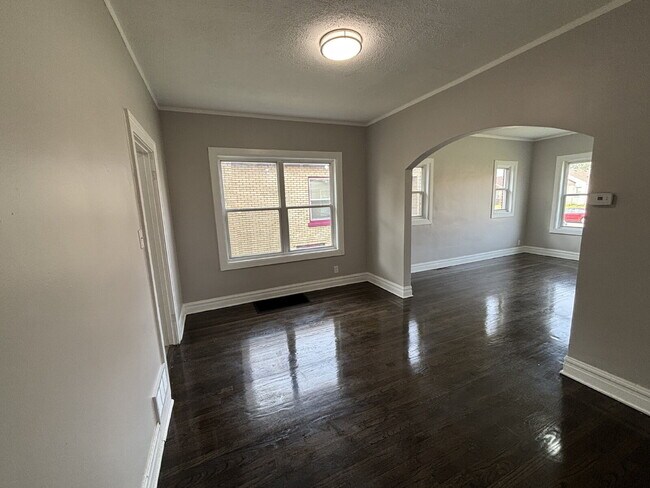 Photo - Cozy 4-bed house in Gary!