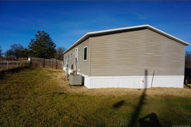 Photo - 513 Elm St