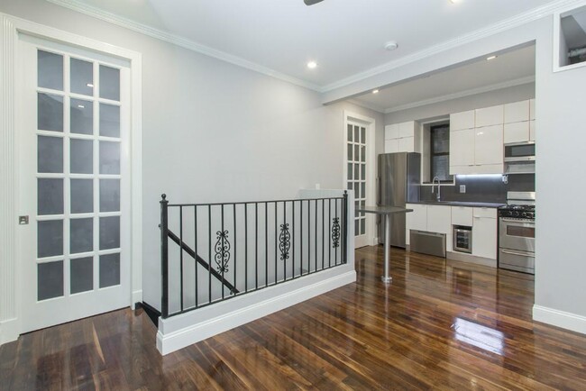 Photo - 434 W 52nd St Apartment Unit 2