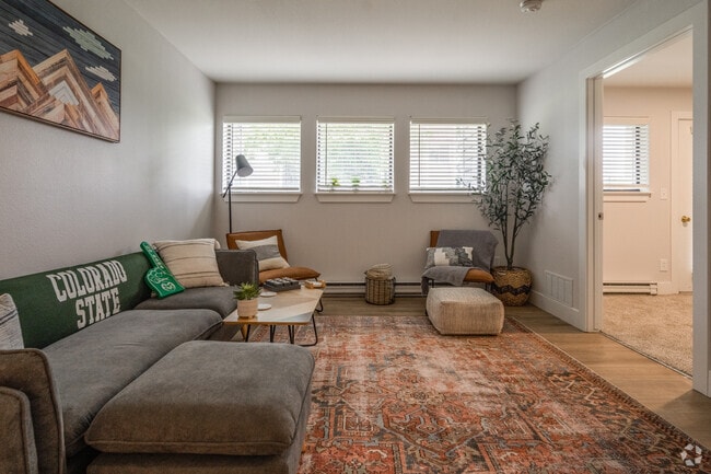 3 BR, 2 BA - 930 SF