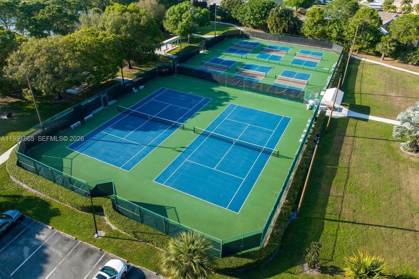 Photo - 822 NW Sorrento Ln