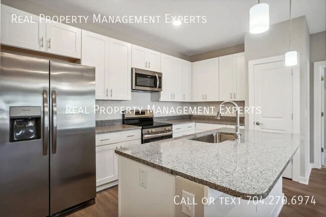 Building Photo - 7023 Star Oaks Ln Unit 105 Rental