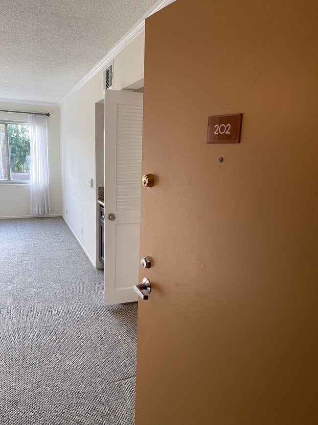 Hayworth Apartments