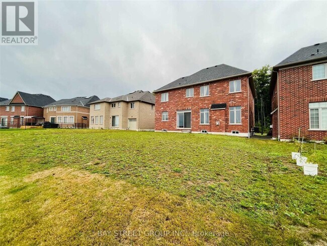 Photo - 25 McIsaac Dr