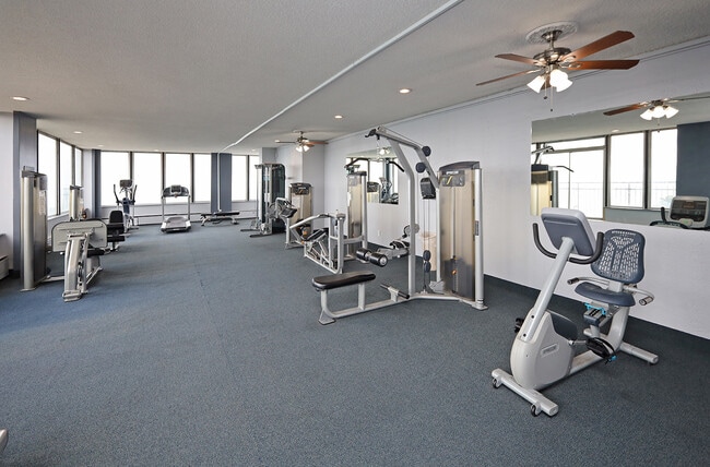 Water'sEdge-FitnessCenter2024_02