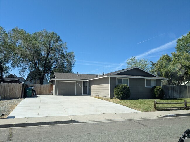 Building Photo - 409 Agate Dr Rental