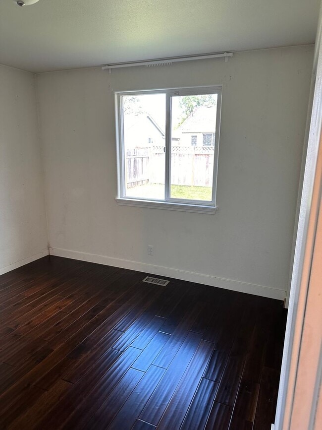 Photo - 3-bedroom 2 bath House
