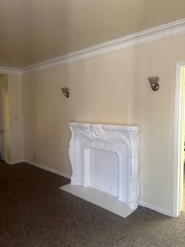 Photo - 4861 Dockweiler St