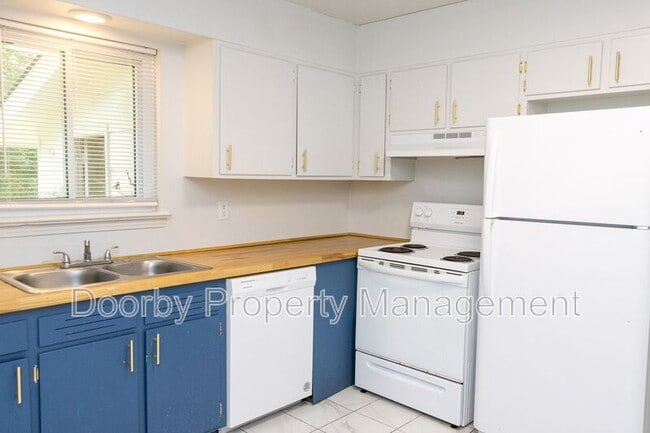 Photo - 2027 Lee St
