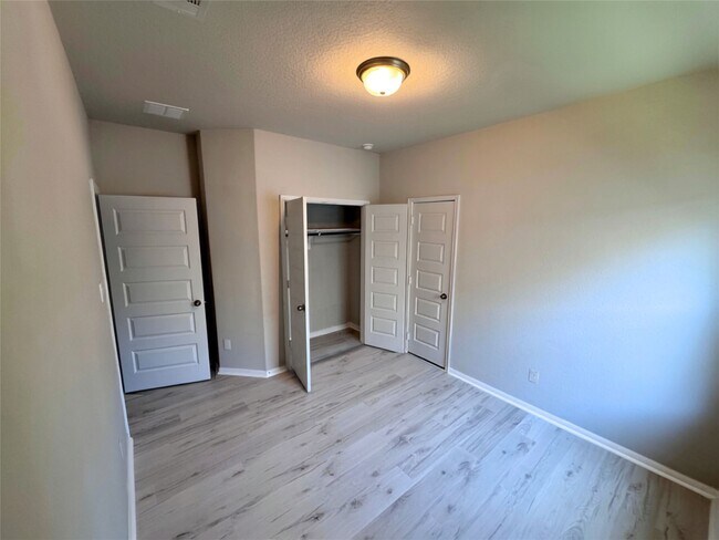 Photo - 120 Wake Valley Ct