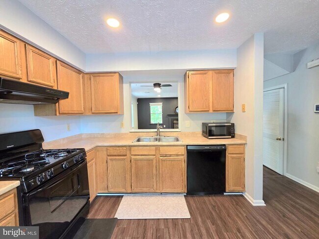 Photo - 7266 Mahogany Dr