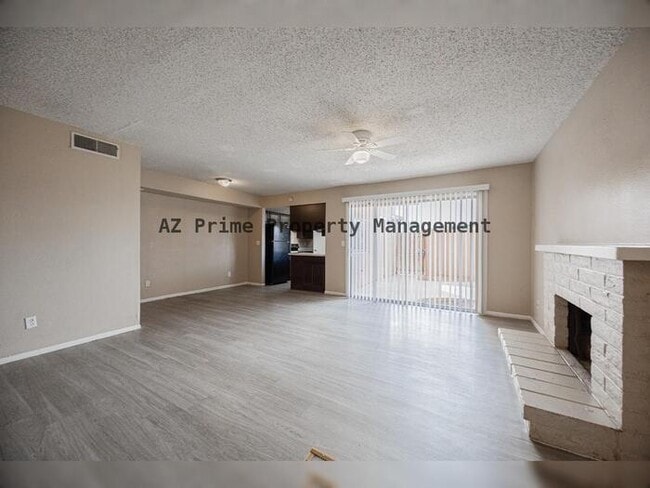 Photo - 6935 W Devonshire Ave