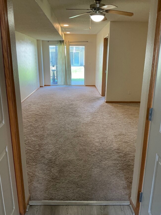 Building Photo - 1455 Easton Ln Unit 1455 Easton ln