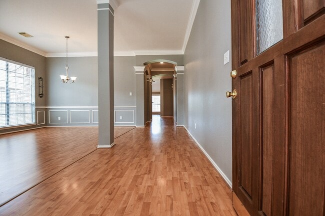 Photo - 4622 Forest Home Dr