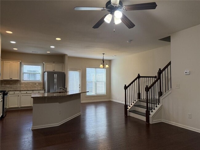 Photo - 2660 Maple Leaf Terrace