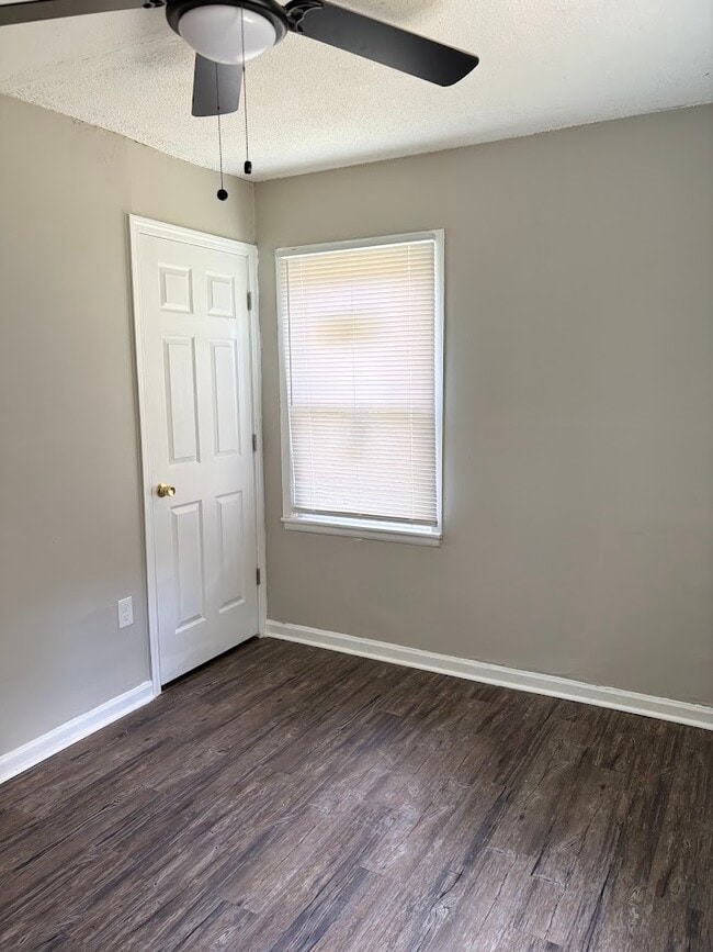 Photo - 209 Morningside Dr