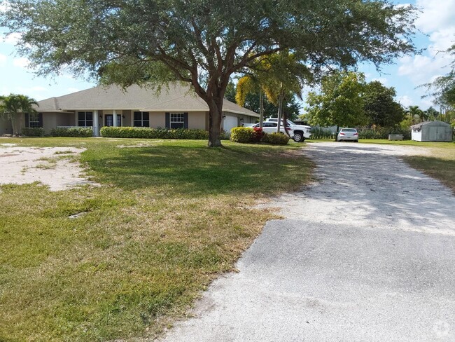 Building Photo - 8686 Pinto Dr Rental