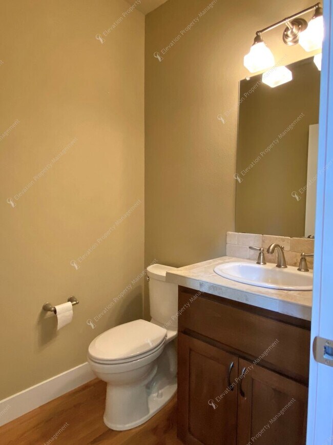 Photo - SW Bend Home Close to Old Mill & Deschutes River Trail
